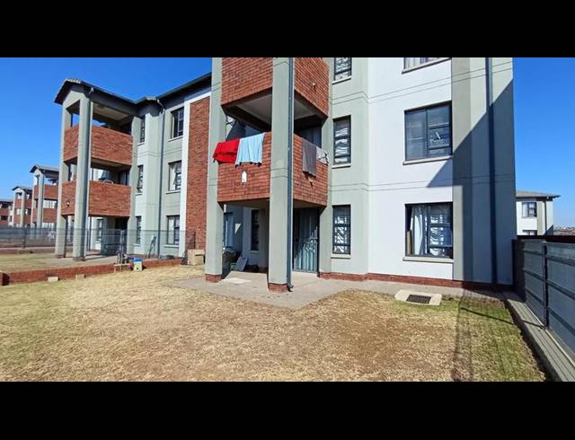 2 BEDROOM APARTMENT FOR SALE IN AMBERFIELD